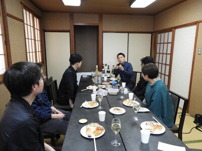 【SEKIYA RESORT】社員向けワイン勉強会を開催、代表自ら講師に