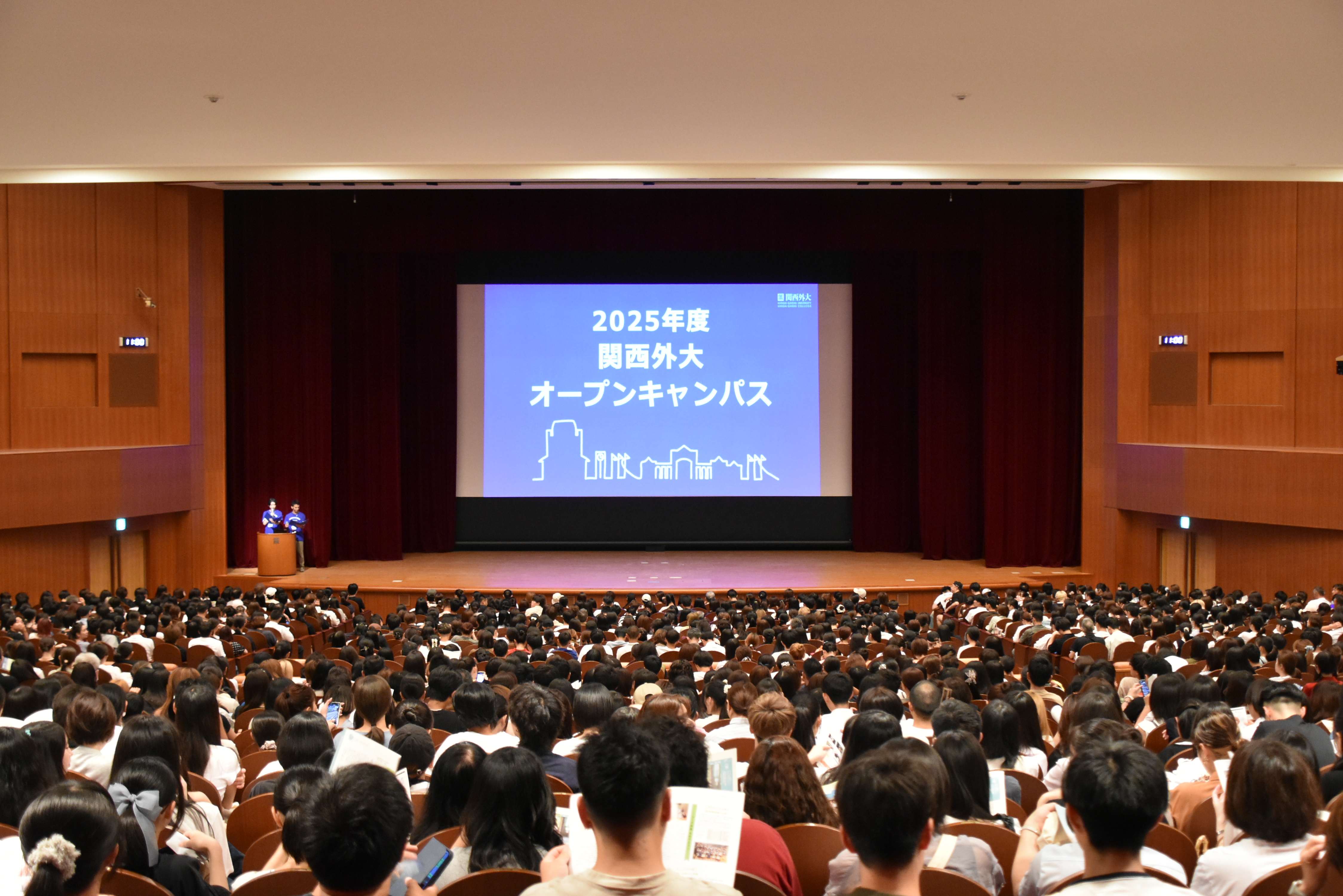 関西外国語大学（大阪府枚方市）で、今年度3回目となるオープンキャンパスが開かれ、約3,000人の高校生や保護者らが参加しました