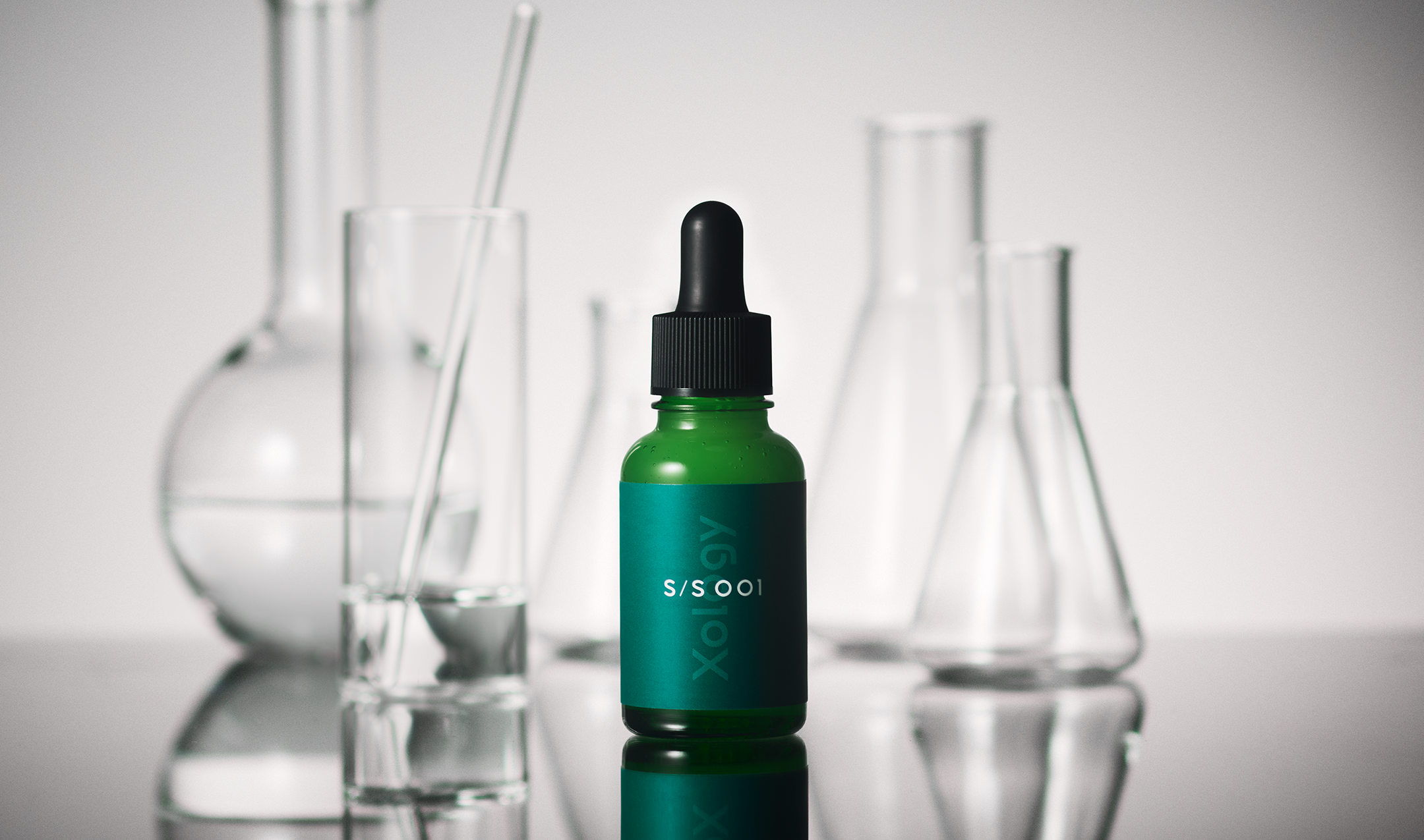 美容医療の発想から生まれたホームケアブランド『Xology』 S/S 001エクソロジーブースターセラムがAmazonにて販売開始