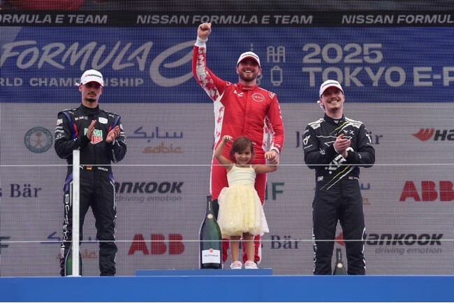 ローランド、Tokyo E-Prix第9戦でホーム日産に母国での初勝利をもたらす