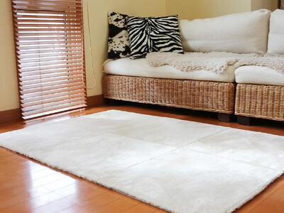 まるで高級ラグに寝転ぶような心地よさのタイルカーペットが　　　誕生～