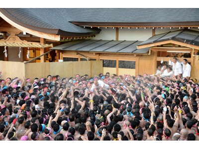 稲沢市で春の訪れを告げる、約1250年の伝統神事「国府宮はだか祭」