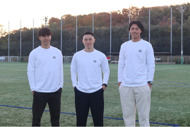 レゲエアーティスト NATURAL WEAPON プロデュース アパレルブランド「 BUSSLU1986 」 を 合同会社レクソルから Osaka City SC 選手へウェアをご提供いただきました