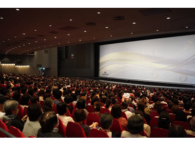 【コープデリ】宝塚歌劇 宙組「親子三世代コープデリ貸切公演」を開催