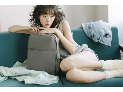 働く女性のためのバッグブランド「W&.Day/Night」から、「はじめまして」に最適なベーシックデザインの「ティリ スクエアリュック」登場