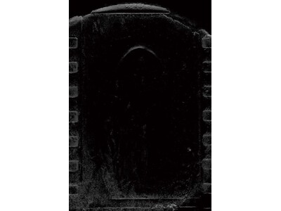 前田梨那 個展「⁂」をCOPYCENTER GALLERYで開催。写真に残された〈痕跡〉と記憶の不確かさを問う