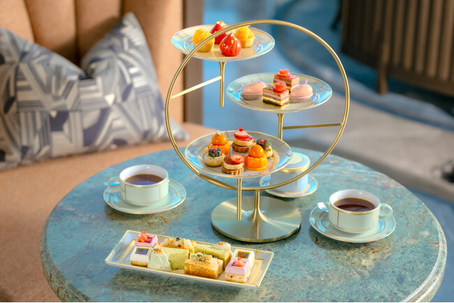 ウォルドーフ・アストリア大阪 「エレガンス・イン・ストロベリーブルーム」苺と春が奏でる、至高のアフタヌーンティーを