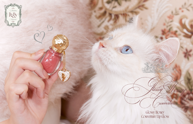 【Peony】SNSで話題のPeonyからとろけるうるおい質感の新作「はちみつリップグロス」全10色と限定クリスマスコフレが新登場!