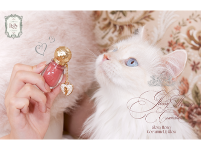 【Peony】SNSで話題のPeonyからとろけるうるおい質感の新作「はちみつリップグロス」全10色と限定クリスマスコフレが新登場！