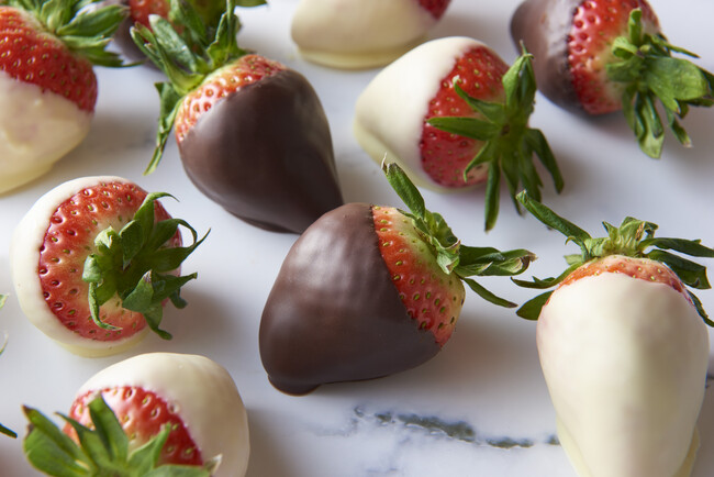 チョコレートとストロベリーのベストマッチ!「GODIVA チョコレートストロベリー」~2023年2月1日(水)よりGODIVA cafe 全店舗にて期間限定販売開始~