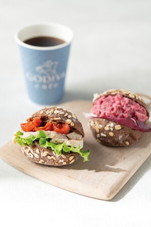 GODIVA cafe 日本橋店から、テイクアウトもできるフードメニュー5種類登場～2025年7月2日（水）より～