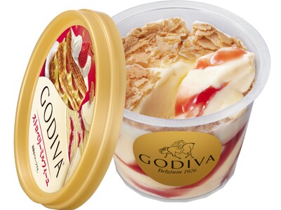 パリッとしたホワイトチョコレートコーティングが贅沢な味わいのゴディバのアイススイーツコレクション第一弾！ゴディバ カップアイス「ストロベリーミルフィーユ」