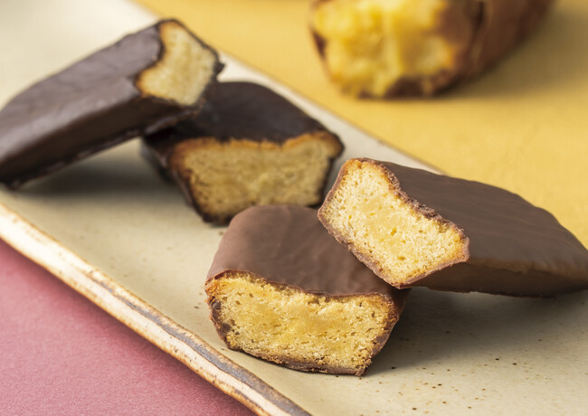 お芋とチョコレートのマリアージュ！紅天使(R)の新たな魅力をゴディバと見つける！ゴディバ「紅天使 焼き芋フィナンシェ チョコレート」