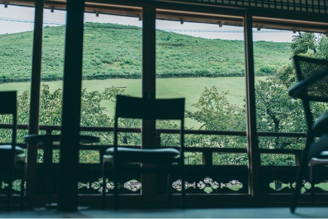 【VILLA COMMUNICO】若草山を臨む特別な空間で、四季の移ろいと奈良の恵みを愉しむ至高のアフタヌーンティー