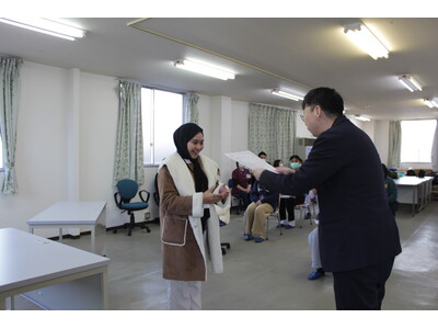 ����I��앟���m�����Ҍ��C�@�C���h�l�V�A�ŊJ�u��2�����A3�������킹��13�����C��