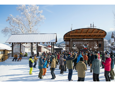 長野県HAKUBA VALLEY 「白馬つがいけマウンテンリゾート」に、日本初となる温泉足湯×DJブース...