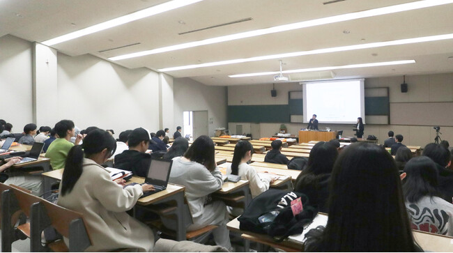 会計連、兵庫県立大学にて次代を担う学生への特別講義・座談会を実施