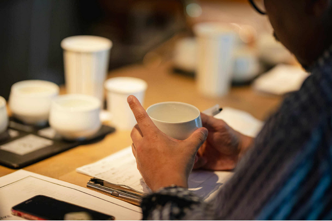 SHUWANが“酒器による飲み比べ体験”を日本酒イベント「若手の夜明け」にて開催！