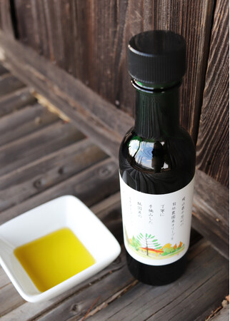 ニューヨーク品評会で7年連続金賞受賞 国産搾りたて「エキストラバージンオリーブオイルうしまど」12月19日(金)数量限定発売