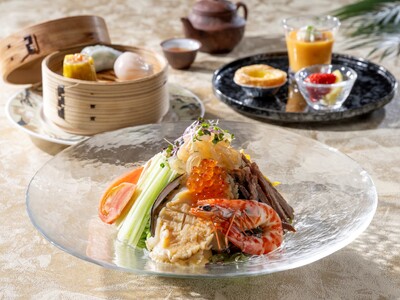 ホテルならではの贅沢な冷やし麺「特選海鮮盛り 冷やし翡翠麺」