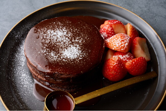 【食堂カフェpotto】濃厚チョコレートの贅沢パンケーキ、【CHOCOLATE PANCAKES and FRUITフェア】2025年2月15日より期間限定で販売開始！