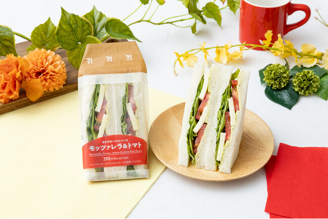 レモンを使用しさっぱりとした味わいにアップデート！彩り豊かなサンドイッチ「モッツァレラ＆トマト」を8月5日（水）より順次発売
