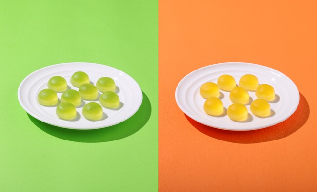 果汁を使用したトロぷにとした食感のグミ「セブンプレミアム グミまる」から夏に向けて新フレーバーのマンゴー味が初登場！シャインマスカット味も再販決定