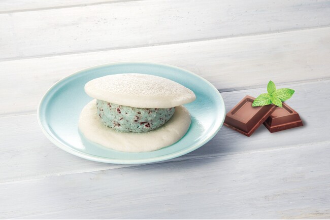 チョコミントと掛け合わせた和スイーツ「もちっと白いどら焼 チョコミント」＆「とろもちわらび チョコミント」が8月5日（火）から順次発売