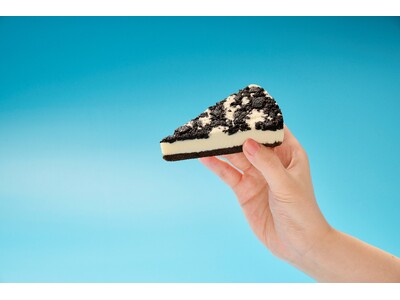 片手で食べられる「かじるスイーツ」シリーズに「クッキークリームケーキ」と「ベイクドチーズケーキ」が登場　人気のフレーバーのケーキを手軽に楽しめます！