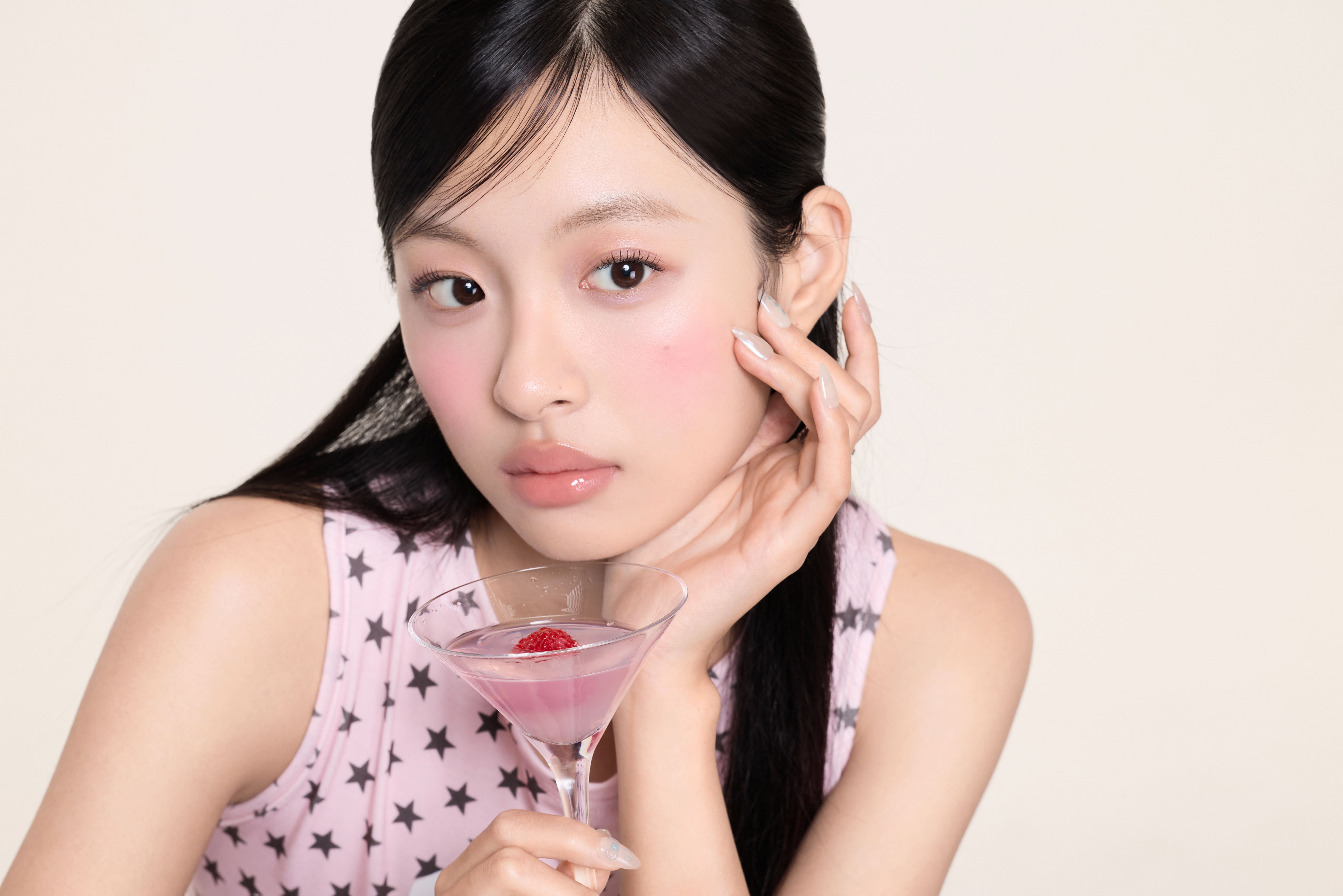 SHEGLAMよりホリデーシーズンにぴったりな14色の新作リップグロス『Glass Lock Air Gloss』が11月上旬より発売中！