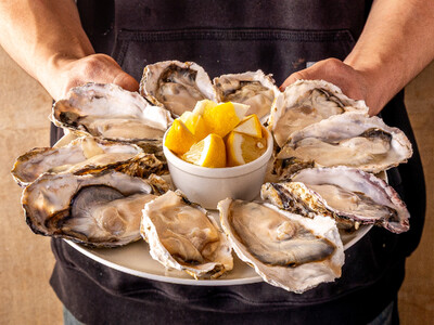 【生牡蠣100円】「10年間ありがとう、これからもよろしくお願いします」