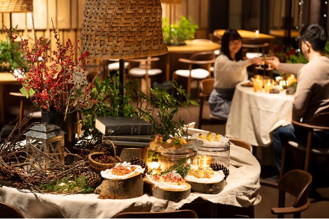 【群馬初】花×食×生演奏×光×音×没入体験　生演奏とクリスマスブーケ付き「30名様限定予約制ディナー」12/24限定！体験型ライトアップイベントと同時開催［ぐんまフラワーパークプラス］