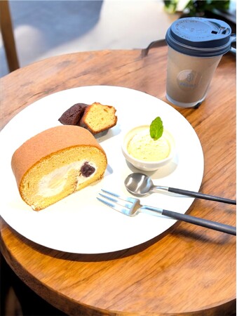 札幌市清田区の洋菓子店Patisserie PROUST（パティスリープルースト）が2025年5月からドリンクの販売を開始！リクエストにお応えし、平日限定プレートセットも登場！