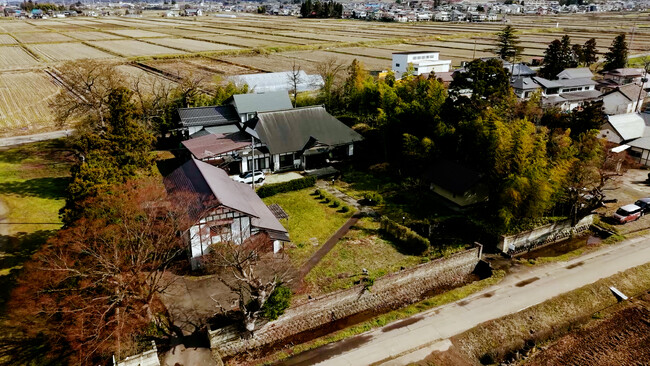 〈福島県会津若松市〉堀と石垣に囲まれた400年の歴史ある足利ギャラリー敷地内「氏季カフェ」が8月10日から11日間限定で再オープン。