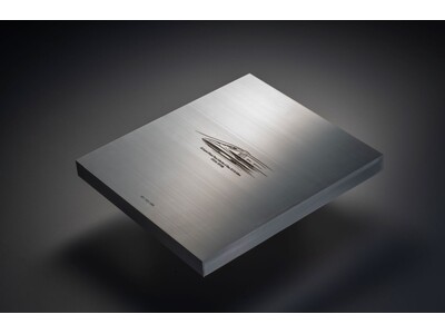 ドクターイエロー再生アルミが特別ケースに！JR東海公式「ドクターイエローT4　引退記念写真集」の特別版が923セット限定で発売！JR東海MARKETなどで予約受付中！