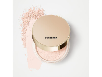 軽やかに、精緻に。バーバリーのクラフツマンシップから生まれた新ルースパウダー