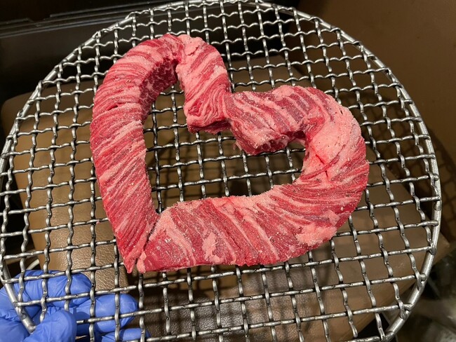 肉好きカップル必見！秋葉原の話題店「ミスター焼肉」、バレンタイン～ホワイトデー特別企画！キュートなハート型のハラミを期間限定販売