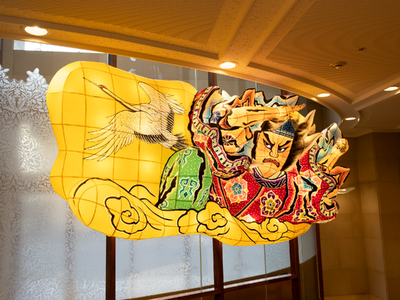 【ホテルJALシティ青森】「王子喬」と「飛行機」ねぶたの常設展示を開始