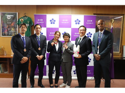 【東京都立川市】東京ヴェルディビーチサッカー茂怜羅オズ選手他４選手が立川市長を表敬訪問しました