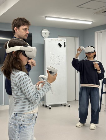 子供向け英会話スクールReflet、VR授業を開始。英語で遊ぶ新たな体験を提供。