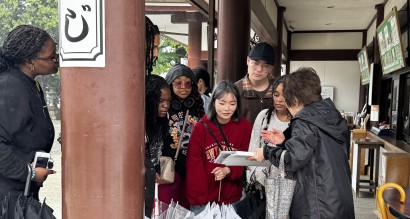 【城西国際大学】観光学部生が英語ガイド実践研修　成田山新勝寺で訪日外国人客対応を学ぶ