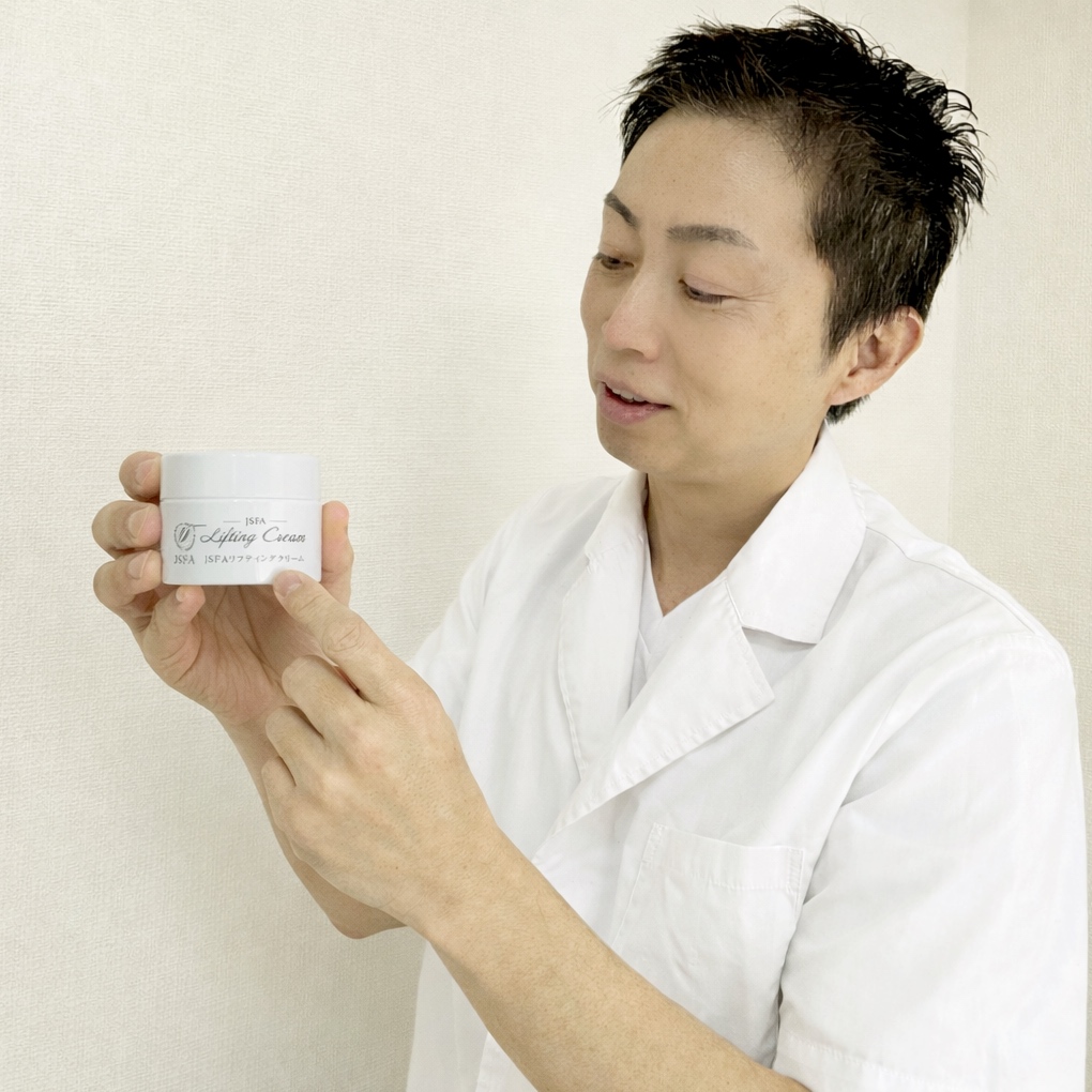 “小顔矯正の理論”を、日常ケアへJSFAリフティングクリーム誕生