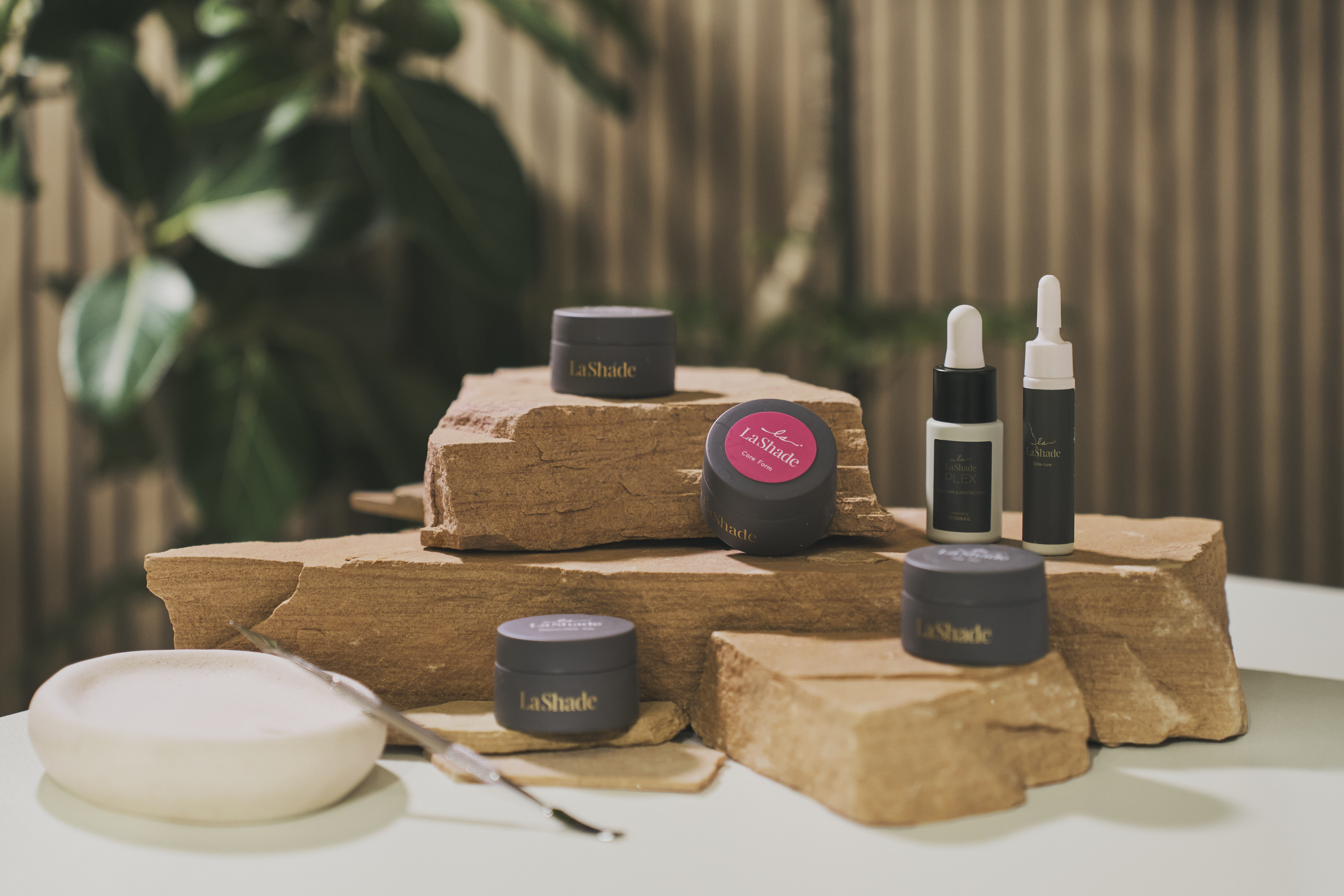 LaShade ブランド誕生1周年 ― 文化としてのネイルを世界へ。新世代ネイルの現在地 ―