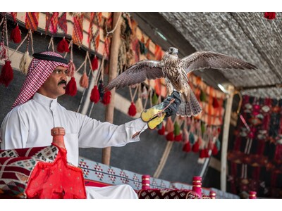 【2025年大阪・関西万博　サウジアラビア王国館】伝統的なタカ狩りデモンストレーションを公演