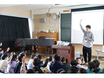 浜松市立西小学校4年生を対象に遠州織物について学ぶ出前授業&初の綿の種まきを実施