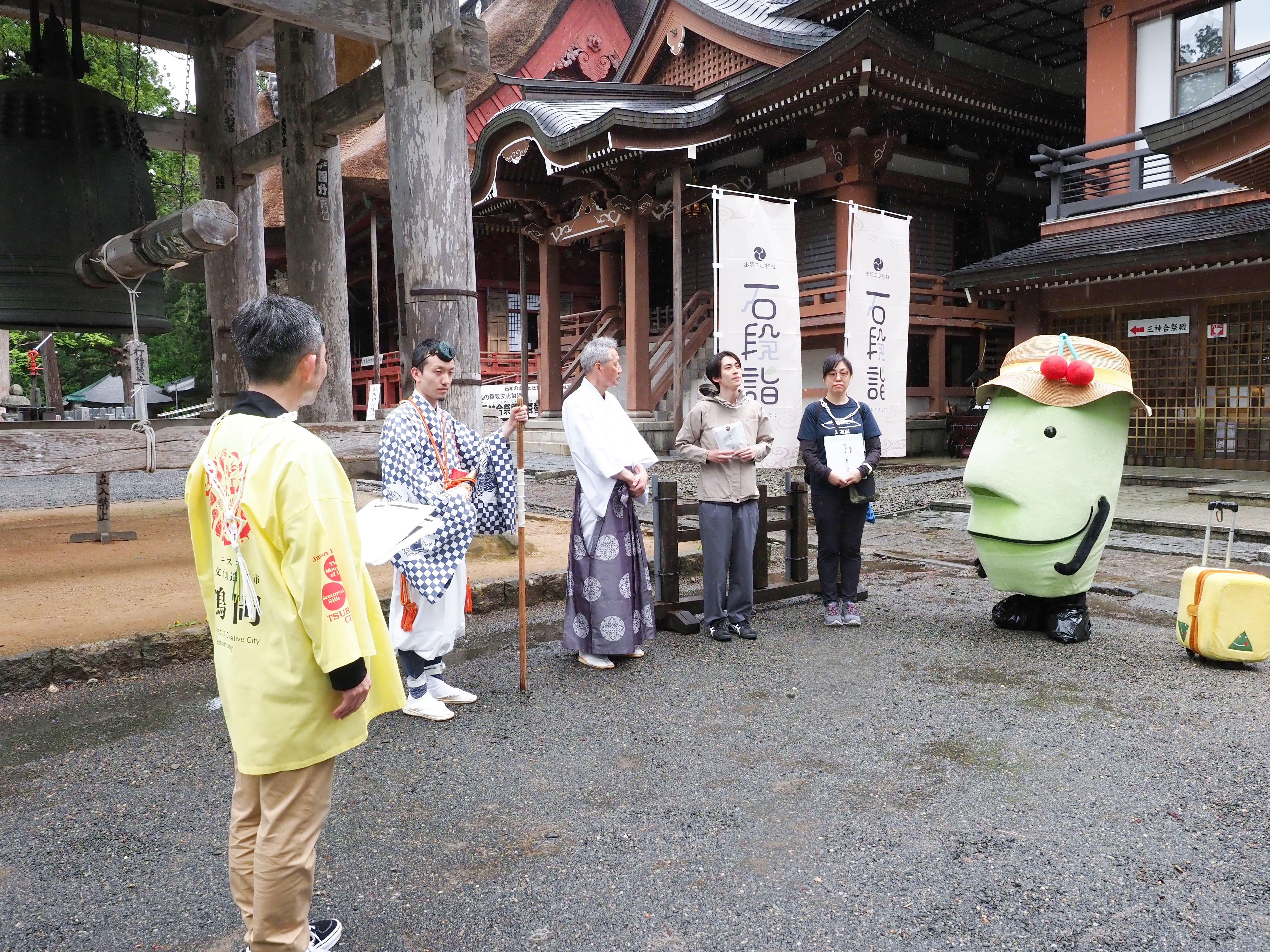 「石段詣」巡礼者が1万人を突破！より身近な生まれかわりの旅として出羽三山参拝の人気コンテンツに