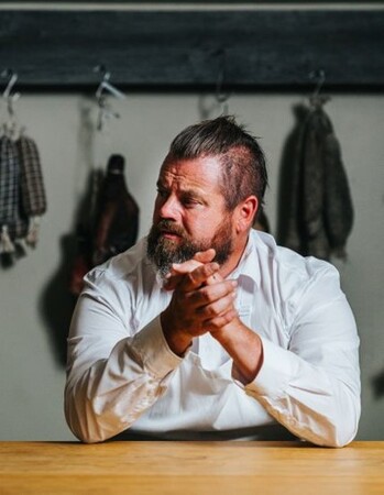 ニュージーランド最高級レストラン「Amisfield」のシェフ ヴォーン・マビーが「ししいわハウス」でシェフ イン レジデンスとして料理を披露