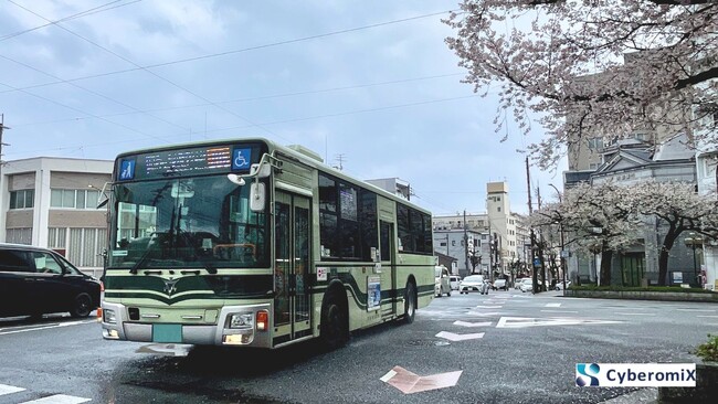 【株式会社CyberomiX】京都・西陣発企業が停留所からPR発信–“走る広告”市バス車内で音声プロモーション開始