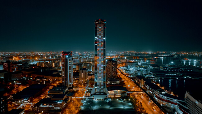 プレスリリース「大阪・関西万博の会期中に開催、さきしまコスモタワーを彩る光のアート「SAKISHIMA LIGHTING ART」秋の演出開始（8月1日～）」のイメージ画像