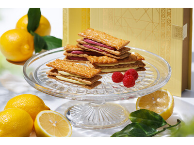 夏の光に照らされて。果実の爽やかな美味しさが輝くひと時。MILLE-FEUILLE MAISON FRA...